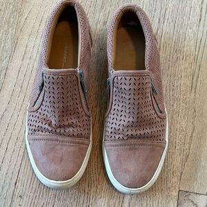 Report Slip-On Sneakers - Tan
